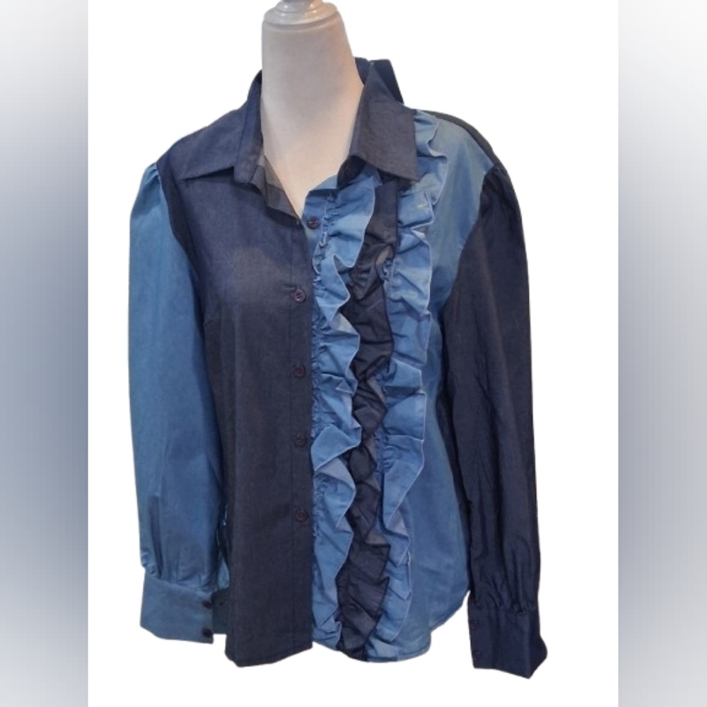 NWT WoWo Chic Two ton̈e Denim Ruffle Button Down Shirt,Long Sleeve 2-Large.